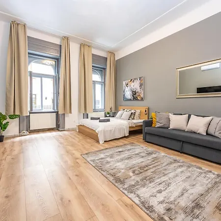 Deluxe Kazincy In The Heart Of * Budapešť