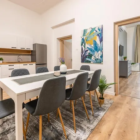 Deluxe Kazincy In The Heart Of Apartment