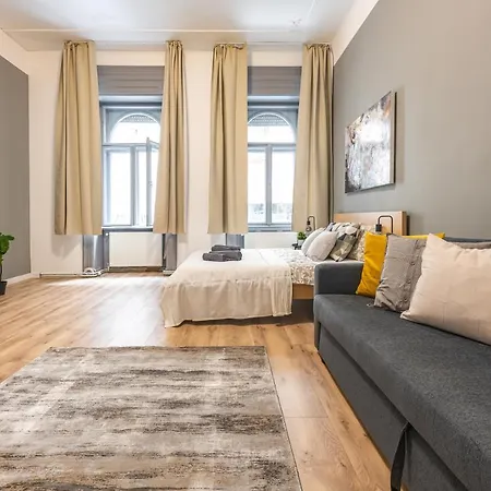 Apartment Deluxe Kazincy In The Heart Of Budapest