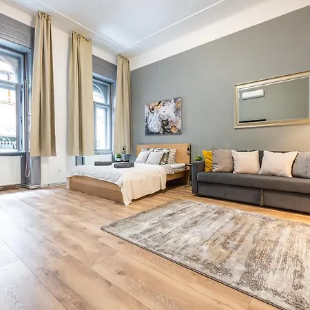 Deluxe Kazincy In The Heart Of Apartment *