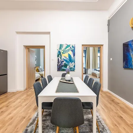 Deluxe Kazincy In The Heart Of Apartamento